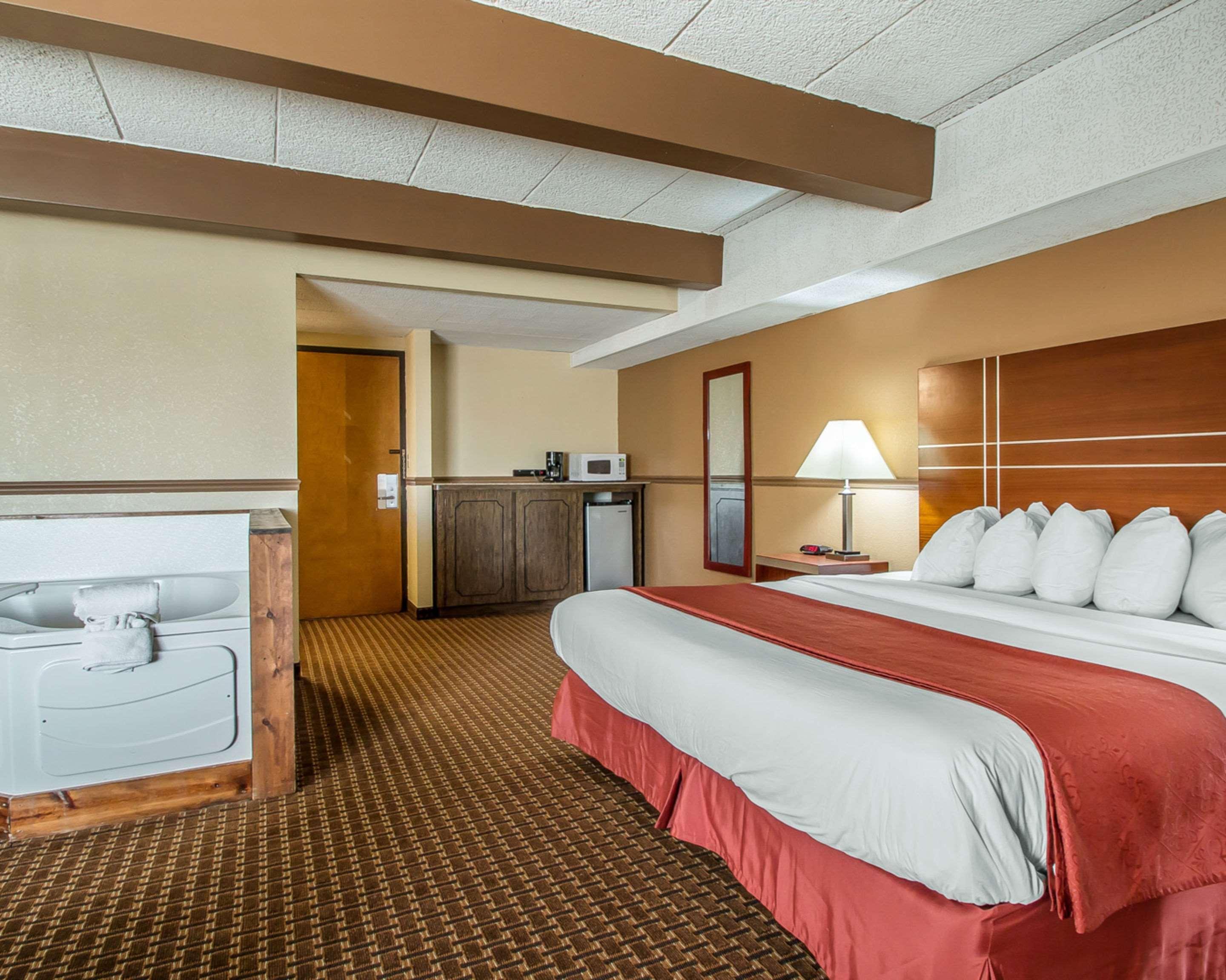 Quality Inn East Dubuque Eksteriør bilde
