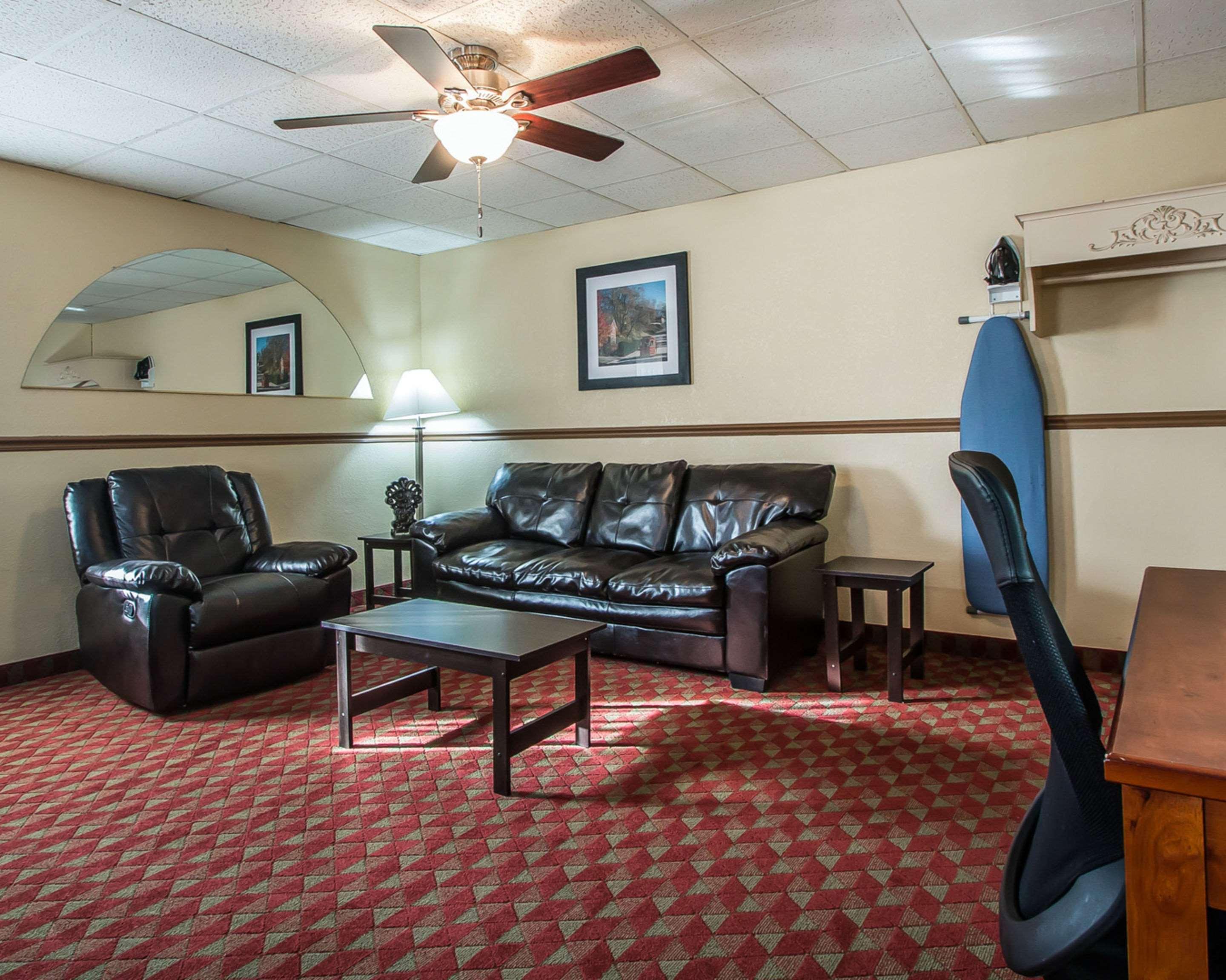 Quality Inn East Dubuque Eksteriør bilde