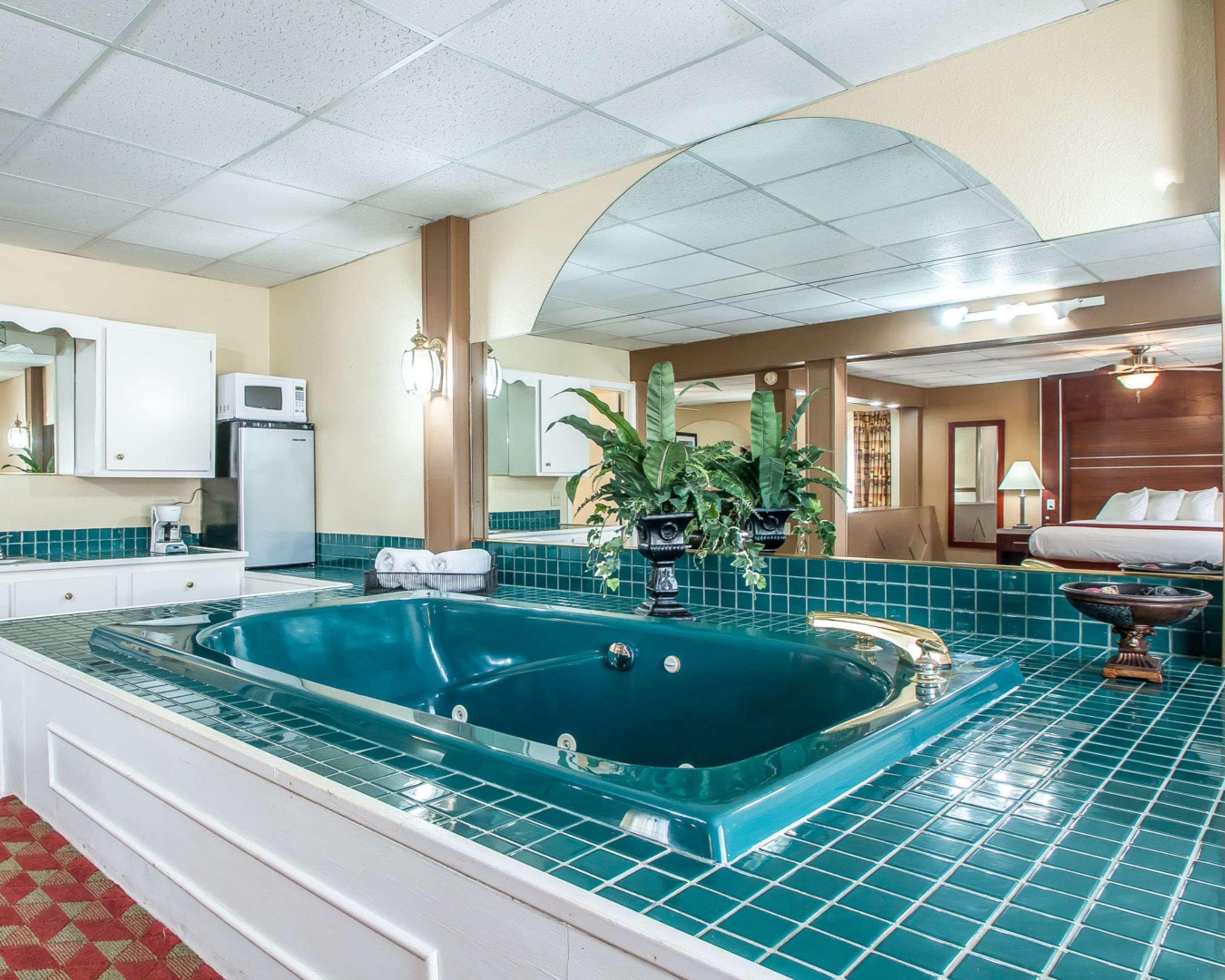Quality Inn East Dubuque Eksteriør bilde