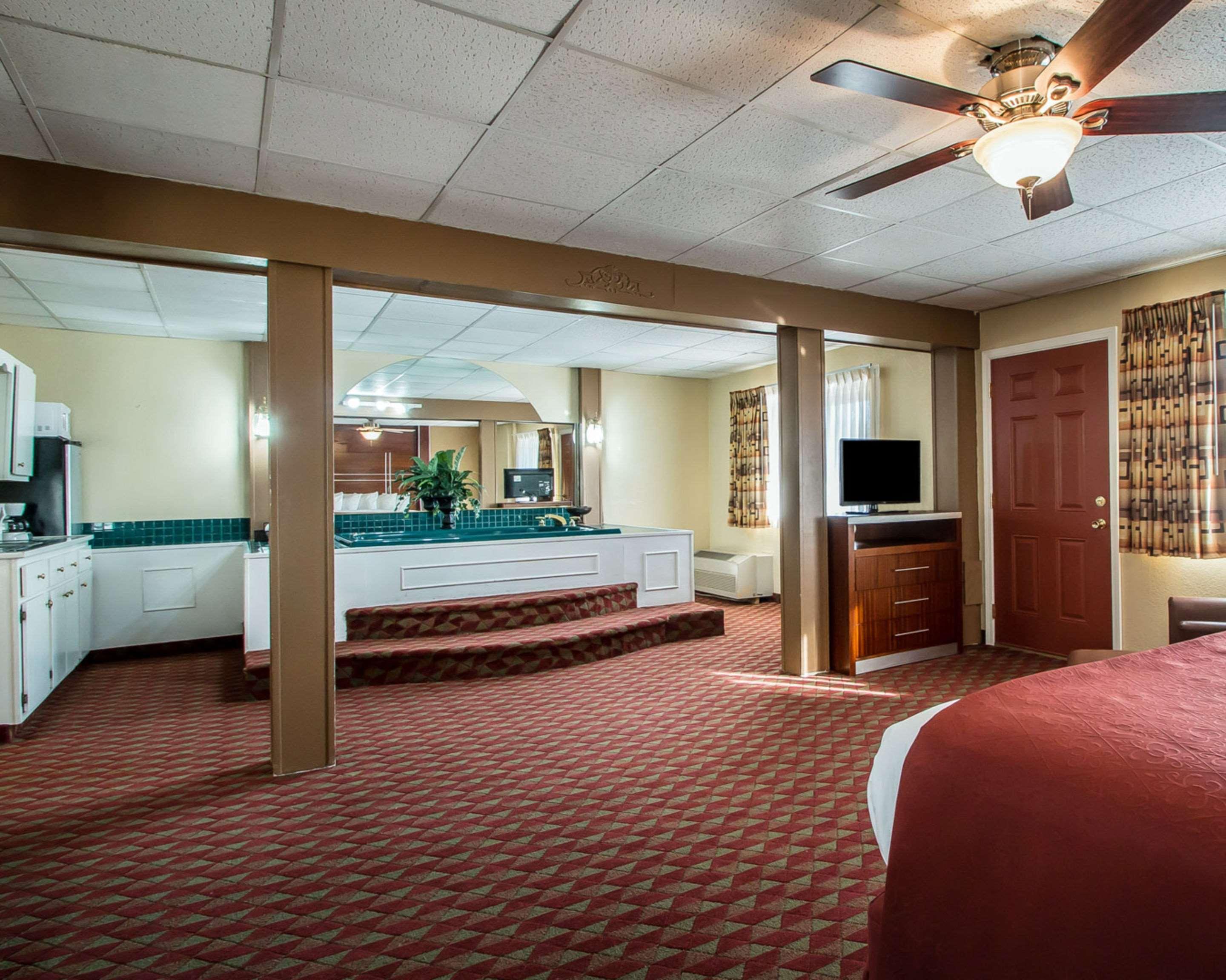 Quality Inn East Dubuque Eksteriør bilde