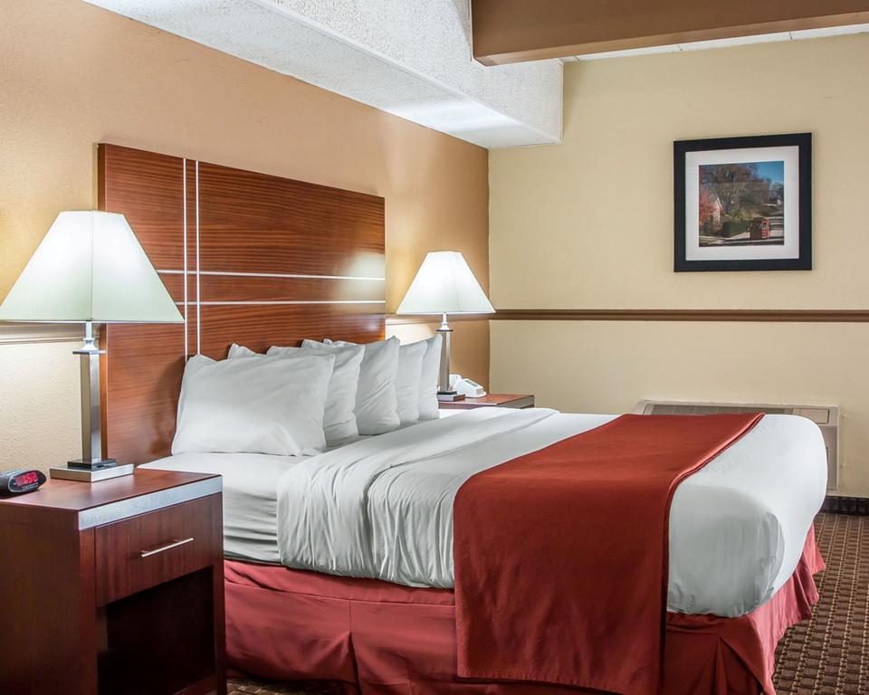 Quality Inn East Dubuque Eksteriør bilde